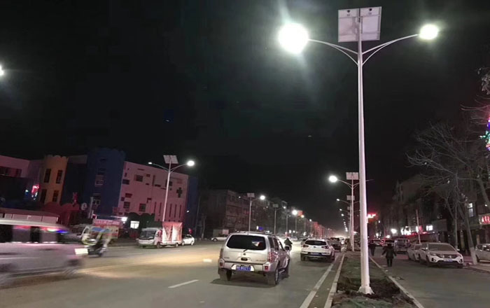 太陽(yáng)能路燈的安裝間距應為多少米？
